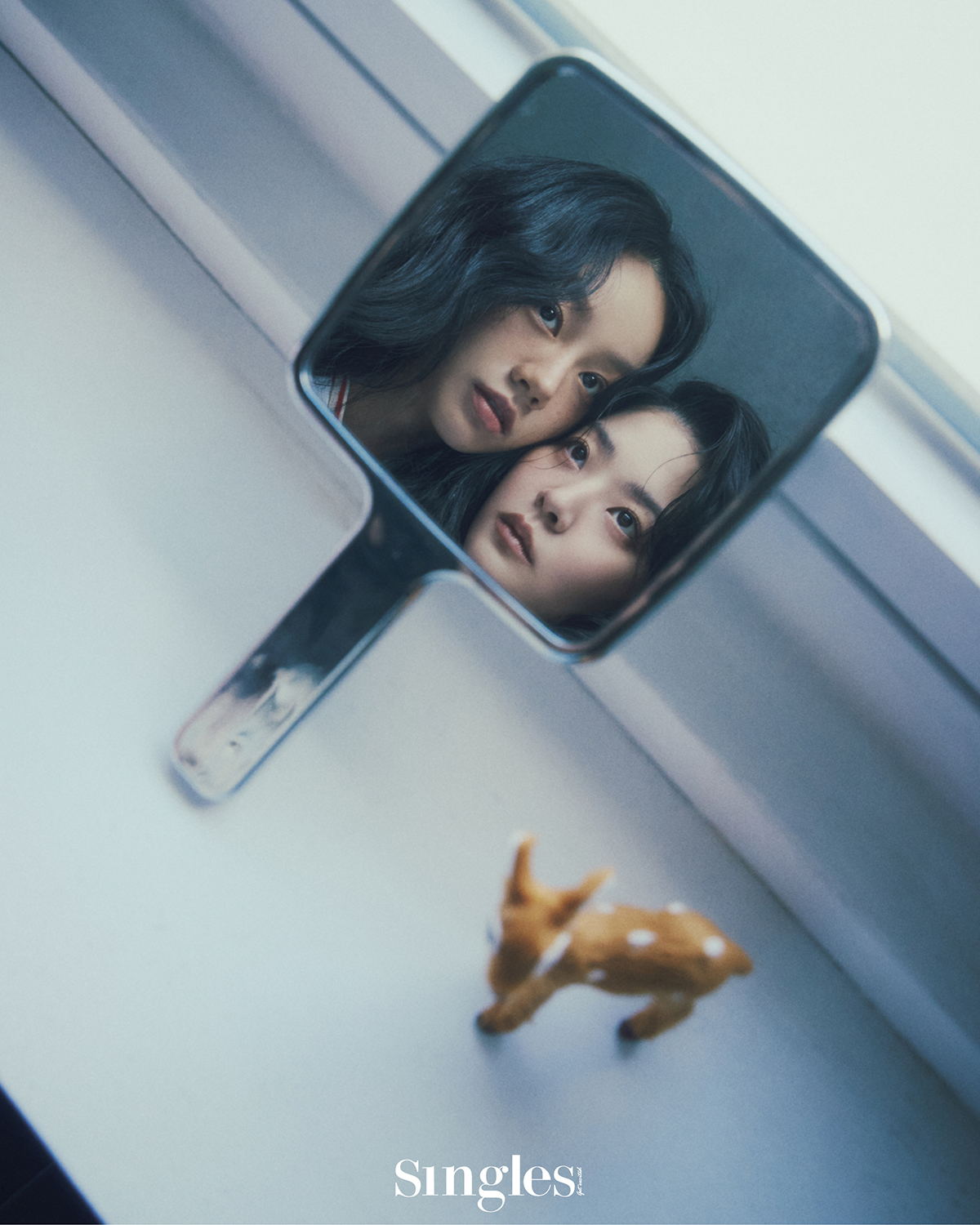 이혜리와 정수빈의 싱글즈 화보 이미지, 이혜리, 정수빈, 싱글즈 화보,이혜리 화보, 정수빈화보. 싱글즈 정수빈, 이혜리, 선의의 경쟁 이혜리 정수빈